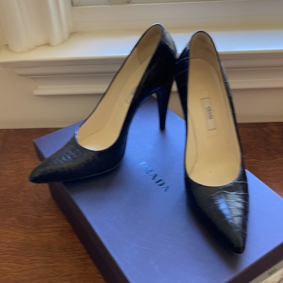 Prada crocodile pumps - Picture 6 of 6